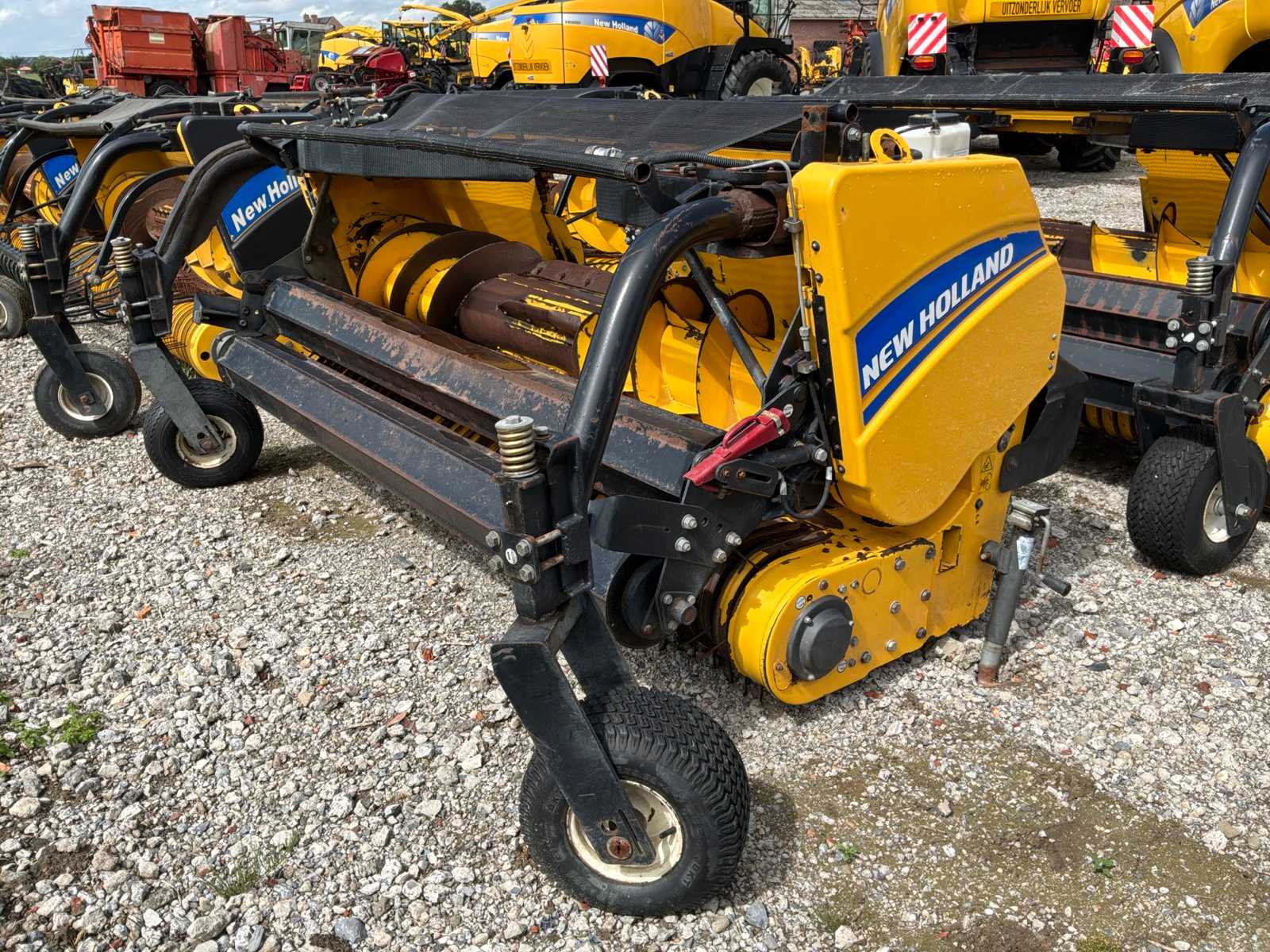 2015 New Holland 30HPPE Gras-Sammler