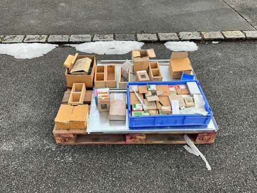 Mixed Lot of Screws & Nuts