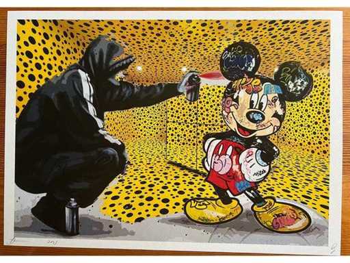 DEATH NYC : Banksy Painting Mickey Mouse