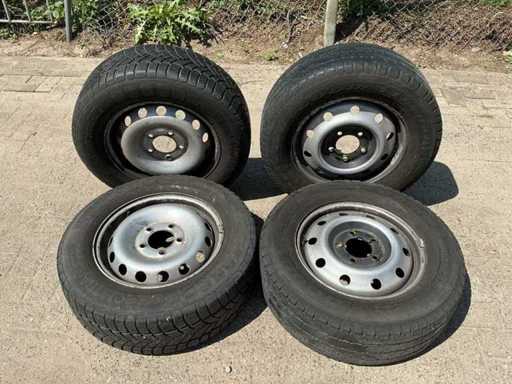 Vredestein 16" Rim with tire - 225/65 R 16 C (4x)