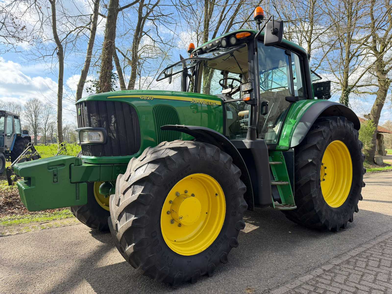 2006 John deere 6820 PQ Four wheel drive farm tractor