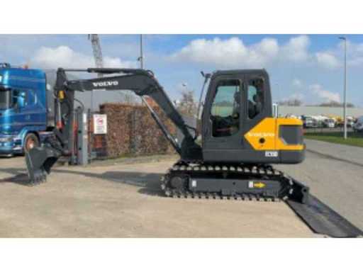 b68ad578-52d0-474c-a463-a52c7ff27c3f.mp4