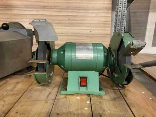 Mașină de rectificat pe banc