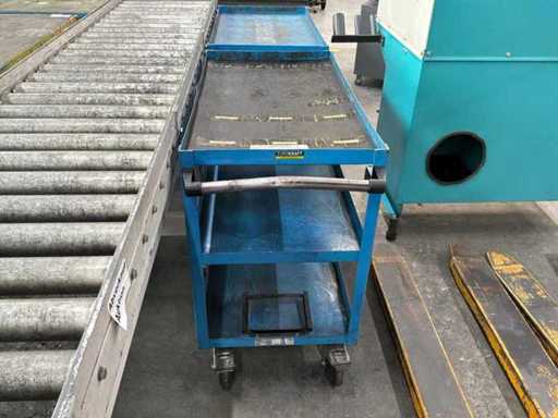 Trójpiętrowy wózek transportowy