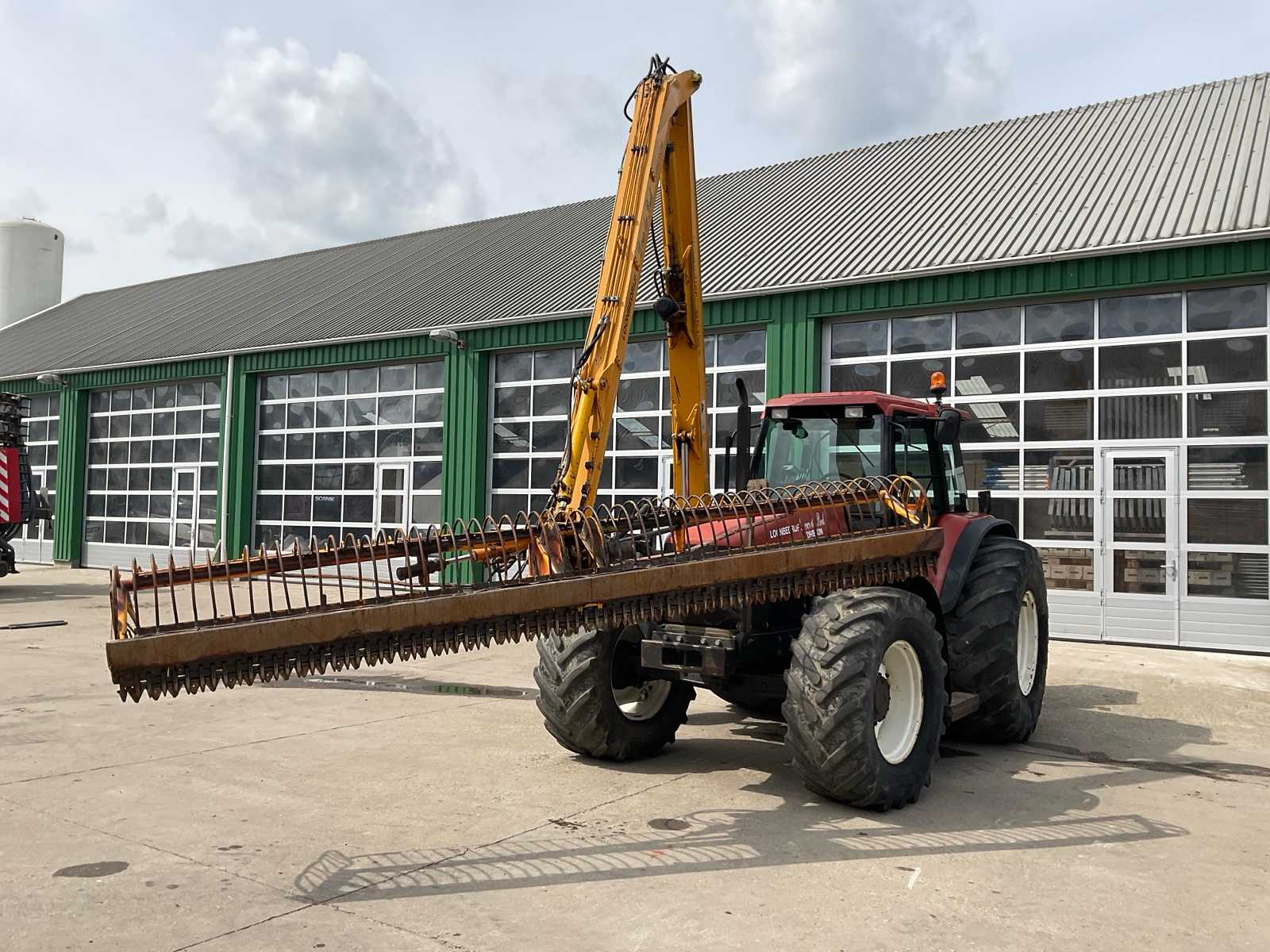 1995 New Holland M 100DT Mower Arm Combination