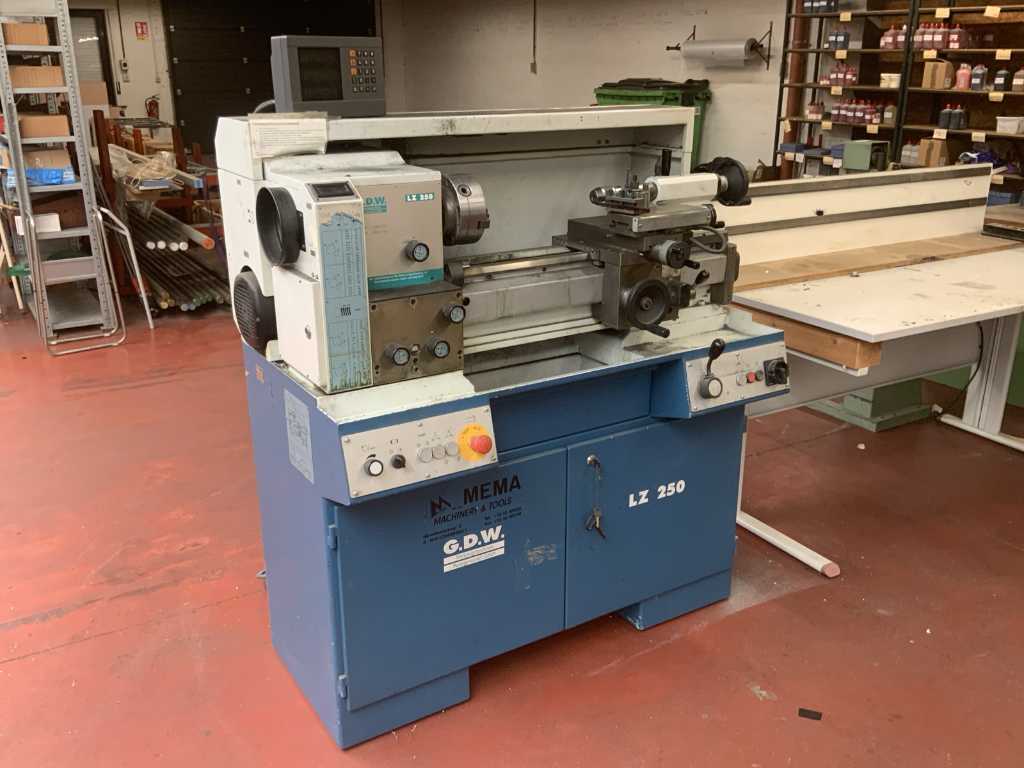 2001 GDW LZ250 Universal-Drehmaschine