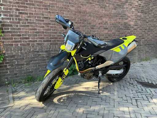 Motocicleta Husqvarna 701 Supermoto