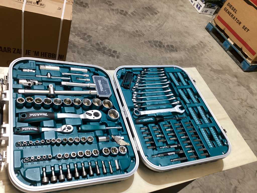 Makita mechanic tool set hot sale