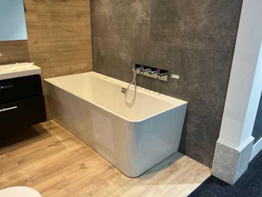 Muro Collaro Villeroy & Boch Bagno d'angolo