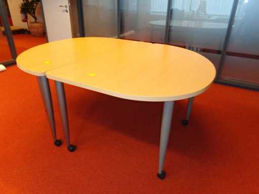 Conference table Steelcase