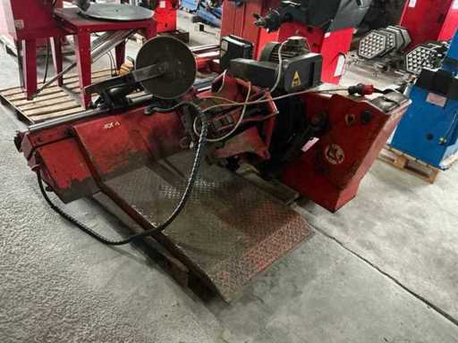 GS Boxer King 5600 Truck tire disassembly device