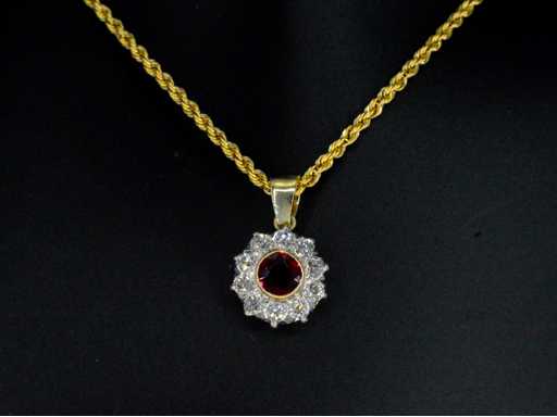 Vintage'owy wisiorek z rubinami i starymi szlifowymi diamentami