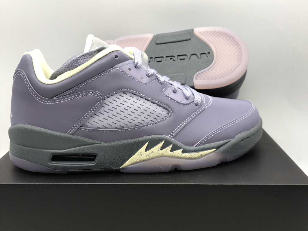 Nike Air Jordan 5 Retro Low Sneaker in Indigo Haze/Feuerrot 39