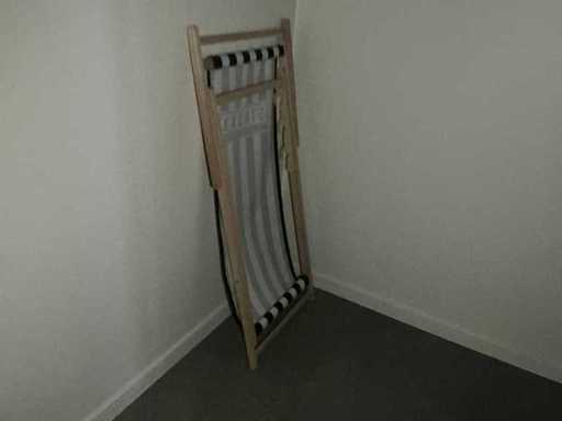 Foldable beach chair