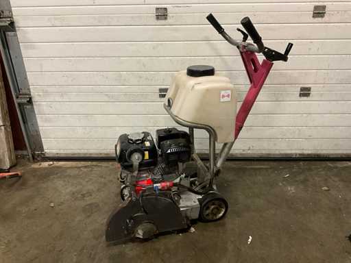 Ferăstrău pentru beton Husqvarna FS305