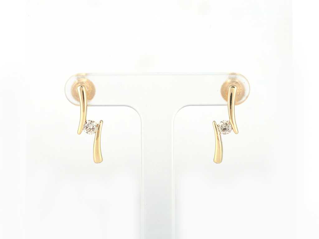 18 Kt Yellow Gold Earring With Natural Diamonds