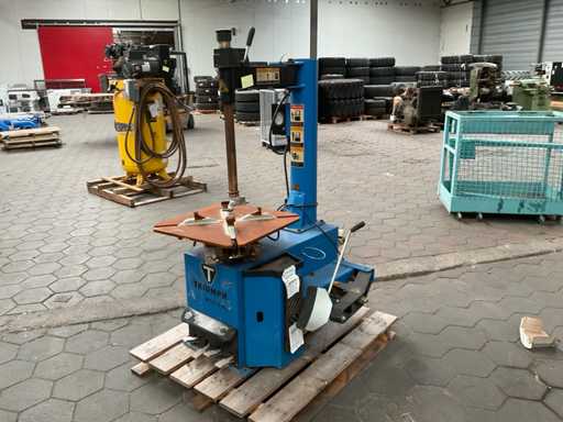 2019 Triumph NTC-950 Banden de-en montageapparaat