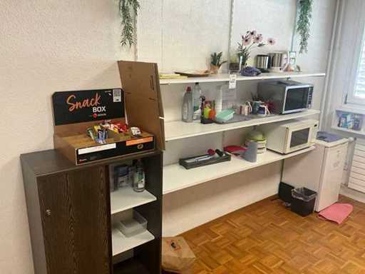 Regal mit Inhalt Schrank Kühlschrank 2Mikrowellen