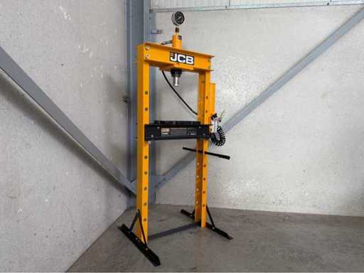 JCB 20 Ton Hydropneumatic Garage Press
