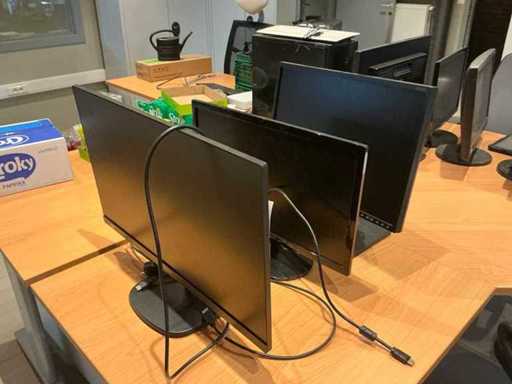Various monitors (3x)