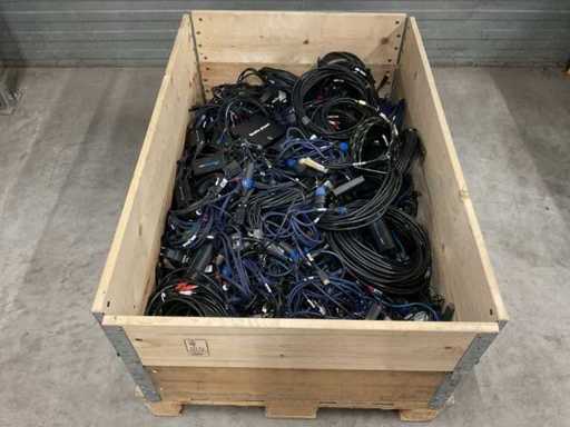 Lotto di apparecchiature e accessori AV