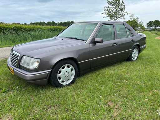 1985 Mercedes-Benz (W124) 300 D Passenger car oldtimer OM606 TD