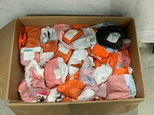 Palette verschiedener Rückgabekleidung (300x)