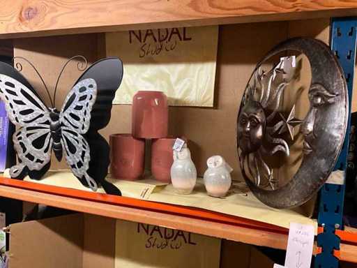 Various flower pots (9x), façade accessories and decoration