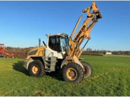 Agricultural & earthmoving machines