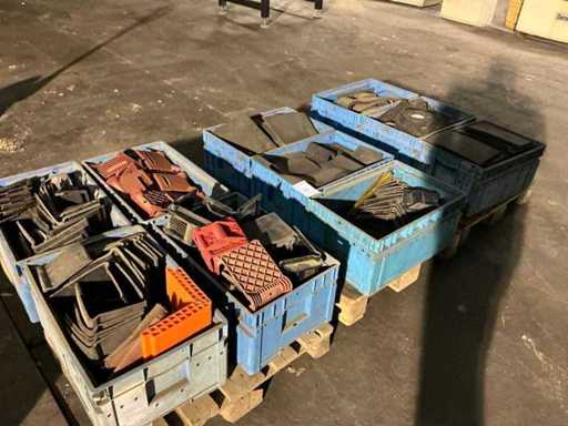 Batch of cargo securing supplies