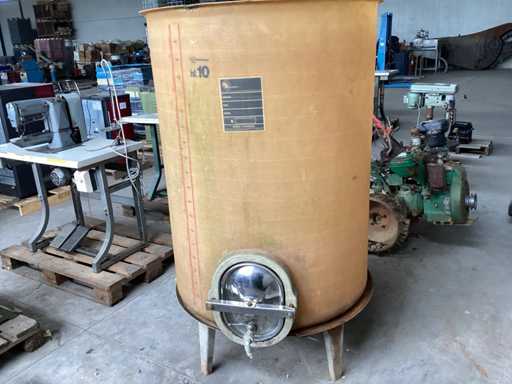Storage tanks glass resins