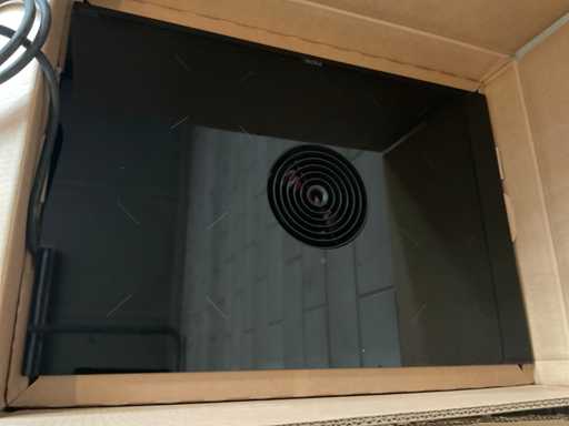 Fornello a induzione integrato Bora Pure a 4 zone con estrattore per piano cottura