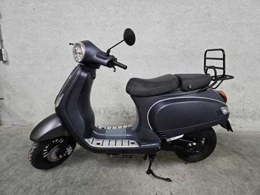 Senzo - Snorscooter - RivaLux - Brommer