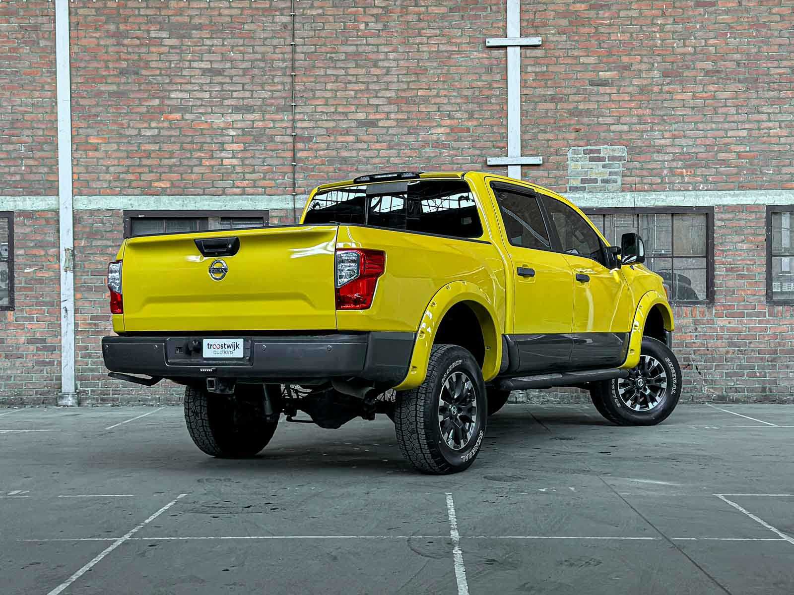 Nissan Titan PRO-4X 5.6 V8 396pk 2018