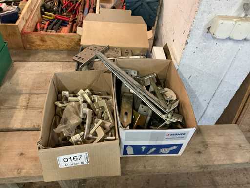 Mieszana partia monta?u okien