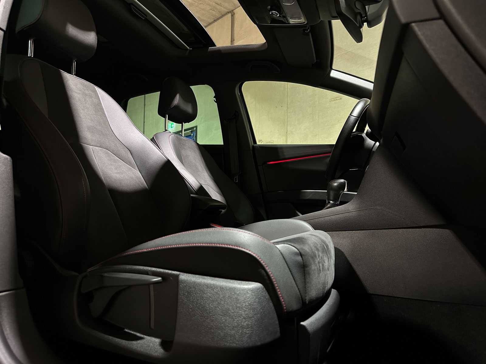 SEAT Leon 1.5 TSI FR Ultimate Edition Black 150pk 2020 AUTOMAAT (Origineel-NL), G-065-XS