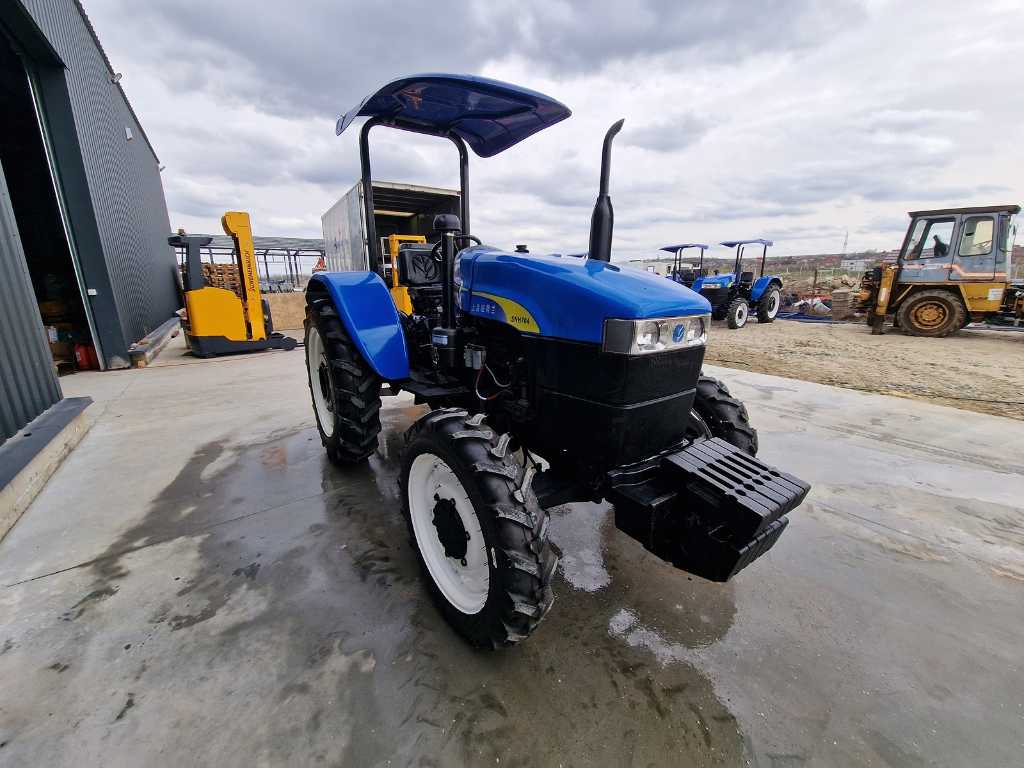 NEW HOLLAND  SNH 704  4-Wheel Drive Tractor  2014