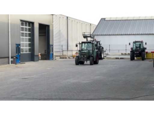 862b8fdf-627f-4569-bc5a-d45d6f71feaa.mp4