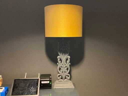 Lampa stołowa