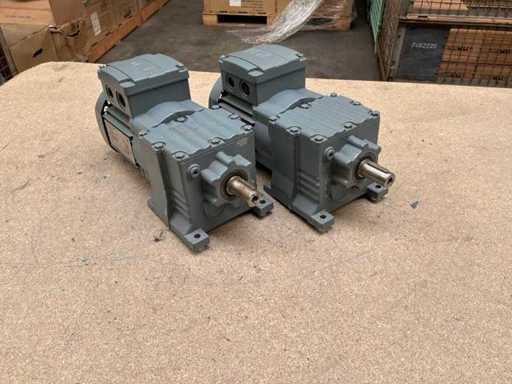 SEW Eurodrive R17 DR63L4/TH Geared Motor (2x)