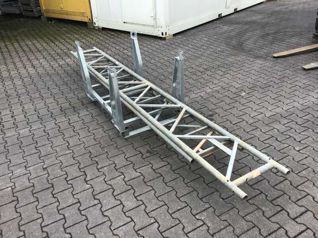 Steel lattice girders and scaffolding ladders, sorted out | SO001093