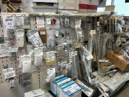 Elementy baldachimu i stołu imprezowego