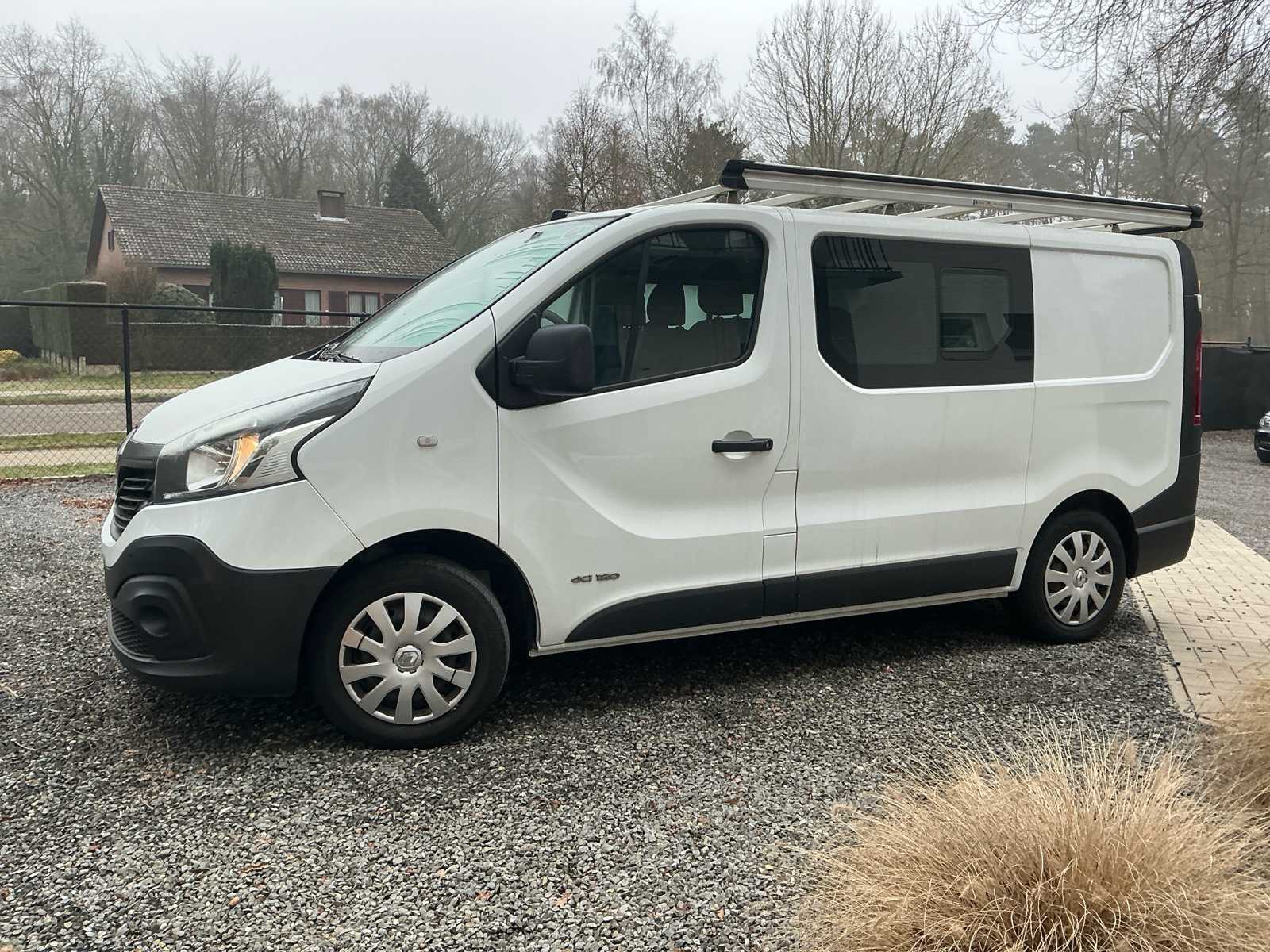 Renault Double Cab Traffic Commercial Vehicle