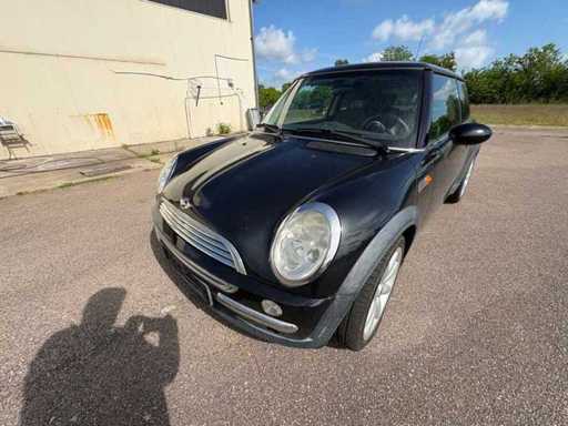 2002 MINI Cooper R50 Car