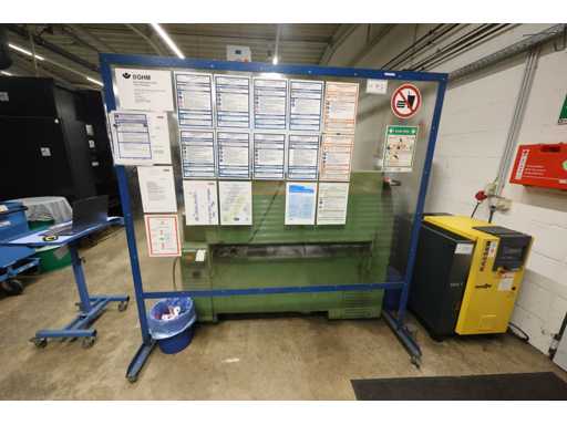   Trennwand mit Rollen