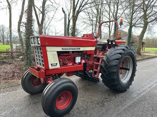 1974 International IHC Farmall 966 Tweewielaangedreven landbouwtractor