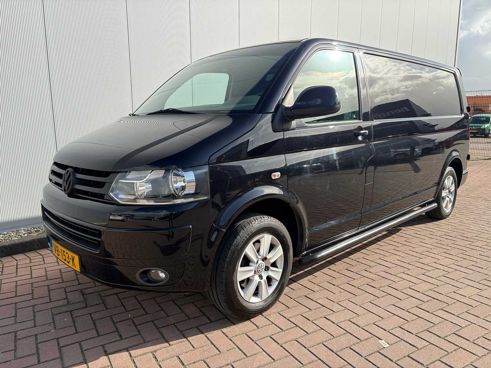 Volkswagen – Transporter – 2.0 TDI L2H1 Com. DSG – Commercial vehicle