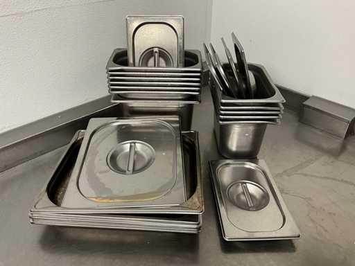 Partij gastronormbakken en deksels