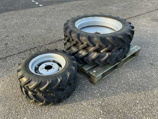 Mini jeu de roues de tracteur