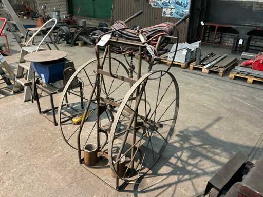 Wózek strażacy z tlenem paliwa